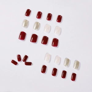 Faux ongles rouge cerise brillant et pailleté de forme carrée courte pour le quotidien