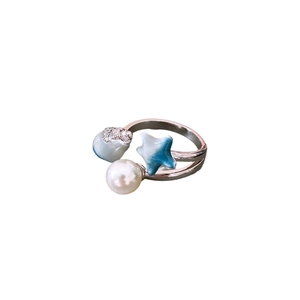 Adjustable silver ring with white pearl and blue gradient star for beach vacation style