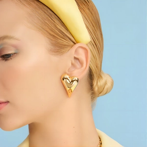 Chic 18K gold-plated heart-shaped earring in polished stainless steel for women