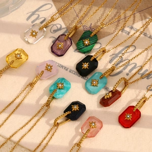Ciondoli a stella placcati oro 18K con inserti in acrilico e pietre colorate