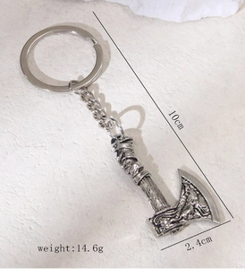 Detailed view of silver axe keychain showing total length of 10cm and weight of 14.6g