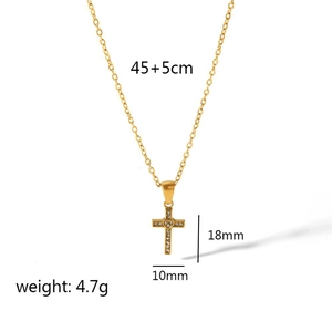 Élégant collier croix en acier inoxydable plaqué or 18 carats avec petits cristaux