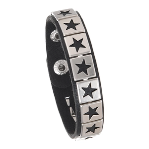 Bracciale in pelle nera punk Y2K con borchie a stella in metallo e chiusura a scatto