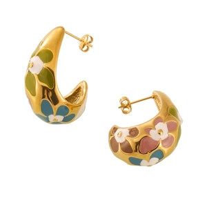 Minimalist C-shaped gold-plated hoop earrings featuring colorful enamel flower patterns