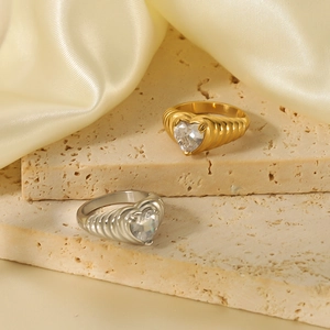Heart Zirconia Ring Stainless Steel Gold Plated Ribbed Croissant Style Retro Fashion Jewelry For Women