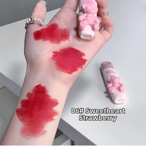 Swatches of Gege Bear matte velvet lip mud in shade 06 Sweet Strawberry on hand