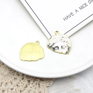 Retro Venus head alloy enamel pendant with golden finish for DIY necklace jewelry