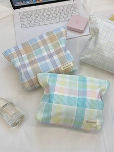 Pastel plaid cotton makeup bag set with zipper and fabric label for travel storage