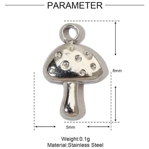 Detail view of heart-shaped stainless steel pendant with size and weight parameters