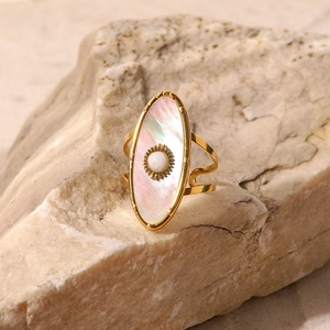 Bague en acier inoxydable doré 18K avec nacre rose ovale et perle centrale sur pierre