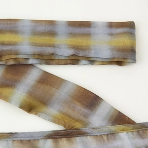 Ensemble écharpe et ceinture à carreaux tie-dye aux tons dégradés marron et jaune