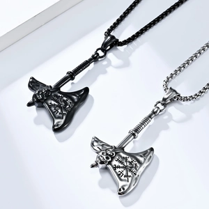 Collane ascia vichinga nordica in argento e nero in acciaio inox con rune incise