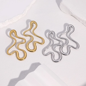 Stainless Steel Stud Earrings Irregular Curved Design 18K Gold Plated Abstract Geometric Minimalist Fashion For Women