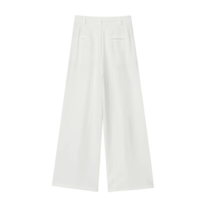 Détails du pantalon blanc taille haute à jambes larges avec passants et finitions soignées