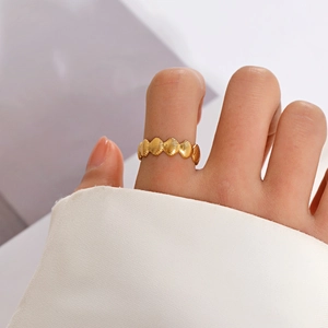 Minimalist 18K gold plated stainless steel ring featuring a seashell link design for women