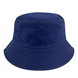Chapeau bob classique en coton bleu marine avec coutures détaillées et finition nette