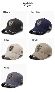 Détail de casquettes de baseball en cinq couleurs avec broderie blason et lettres