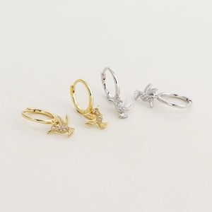Elegant s925 silver hummingbird hoop earrings with sparkling crystals in gold and silver