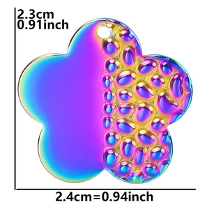 Detail of flower shaped 18k plated rainbow stainless steel pendant with size dimensions