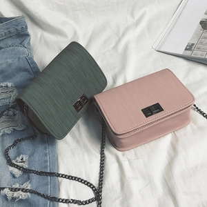 Small Square Bag PU Leather Textured Chain Strap Crossbody Shoulder Bag With Metal Lock Closure Fashion For Women