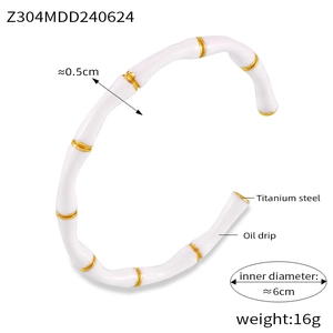 Detail shot of titanium steel bamboo bracelet showing 6cm inner diameter and thickness
