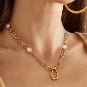 French retro 18k gold stainless steel necklace with three white pearls and geometric pendant