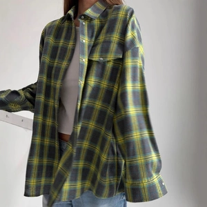 Chemise rétro oversize à carreaux jaune et gris avec manches longues et poche poitrine