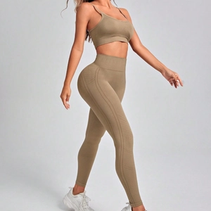 Ensemble de yoga côtelé kaki avec legging taille haute et haut de sport de fitness