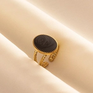 Retro 304 stainless steel open ring with black enamel oval top and twisted gold band