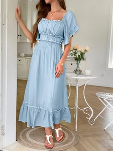 Robe longue bleu clair avec décolleté à volants et taille haute, style d'été décontracté