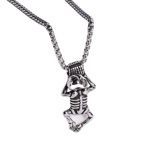 Vintage silver skull pendant necklace in 304 stainless steel with punk style chain