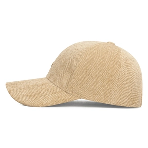Classic herringbone baseball cap in light beige with a structured six-panel design