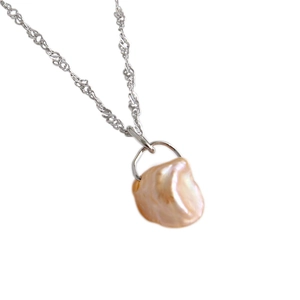 Baroque natural freshwater pearl pendant necklace with twisted silver rope chain