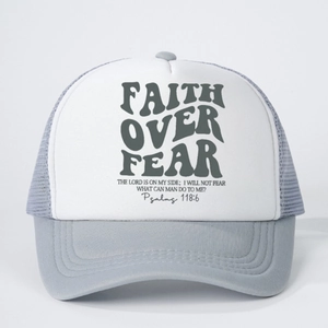 Casquette trucker classique grise et blanche avec imprimé FAITH OVER FEAR et filet
