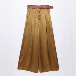 Elegant high-waisted satin wide-leg trousers in bronze gold with a matching thin brown belt