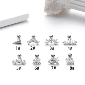 Set aus 8 Knorpel-Ohrsteckern aus Edelstahl mit funkelnden Zirkonia-Designs für Damen