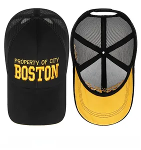 Dettaglio del cappello mesh con ricamo giallo Boston e vista della fodera interna