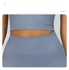 Détail macro du tissu côtelé à taille haute sans couture pour short de yoga