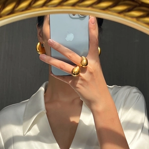 Minimalist thick gold-plated double teardrop ring and chunky hoop earrings set