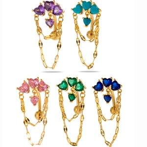 Set di cinque piercing all'ombelico a cuore con zirconi e catene pendenti dorate