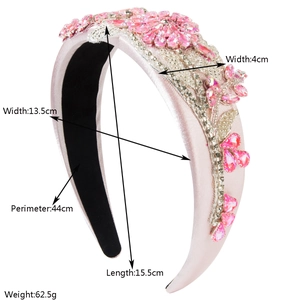 Cerchietto barocco imbottito con cristalli rosa e motivi floreali in strass