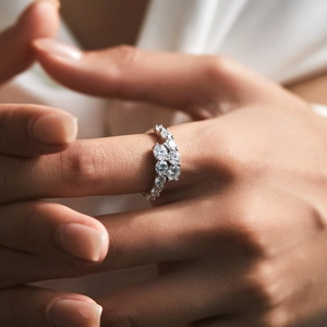 Elegant S925 silver crossover twisted ring with shimmering micro-pave zircon gemstones