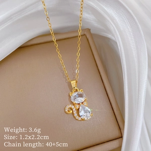 Détail du collier pendentif chat doré en zircon avec dimensions et poids