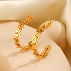 Boucles d'oreilles créoles fleur marguerite en acier inoxydable plaqué or 18 carats