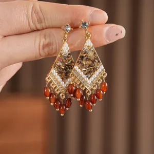 Pendientes vintage de rombo con diamantes, perlas y cuentas de cristal color ámbar