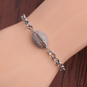 Silver shell bracelet with zircon micro-paving and adjustable chain on hand model