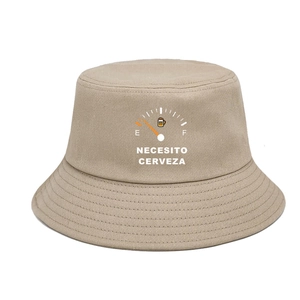 Chapeau bob en coton beige avec imprimé 'Necesito Cerveza' et motif graphique
