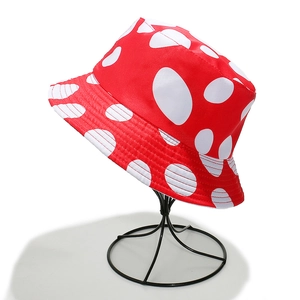 Chapeau bob réversible rouge à pois blancs pour protection solaire style décontracté