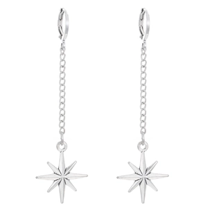 Élégantes boucles d'oreilles créoles argentées avec longue chaîne et pendentifs étoile