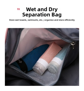 Detail of the internal waterproof dry-wet separation pocket for travel duffle bag